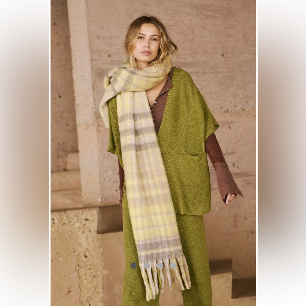 Free People🌠Falling For You Brushed Plaid Scarf New With Tags💎